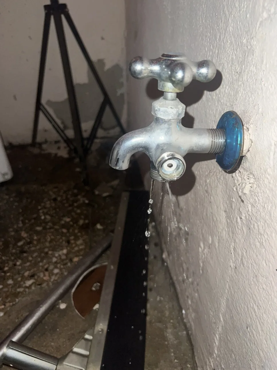 새 수도꼭지로 교체했습니다.